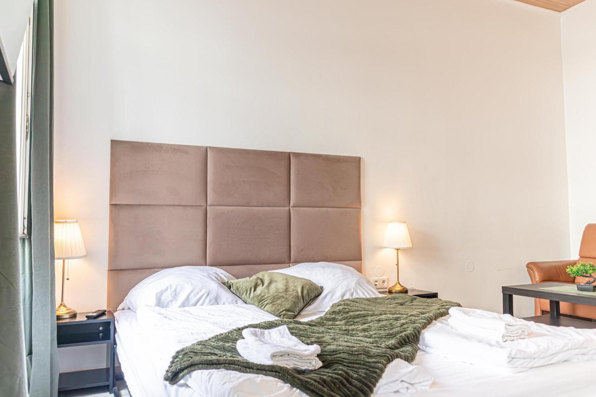 Friendly 2br Apt-near U6 Station Am Schoepfwerk Appartement